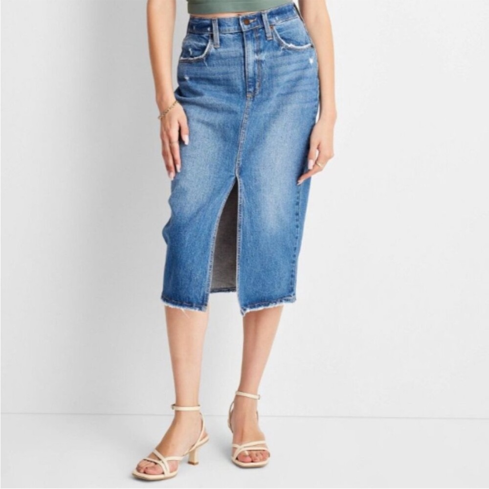 Universal Thread Denim Midi Skirt Size 14 Medium Wash NWT